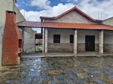 Casa com 4 Quartos à venda, 360m² no Santa Cruz, Campina Grande