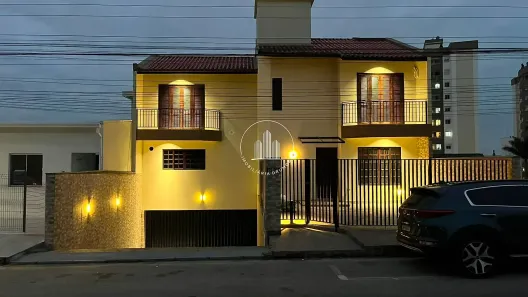 Casa com 4 Quartos à venda, 210m² no Jardim Cidade de Florianópolis, São José