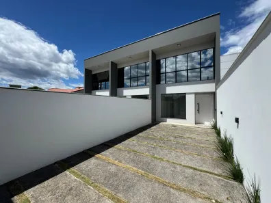 Sobrado com 3 Quartos à venda, 106m² no Boa Vista, Joinville