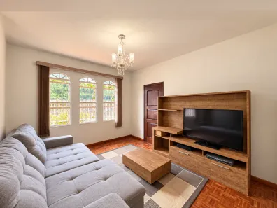 Casa com 4 Quartos à venda, 243m² no Vila Santa Izabel, Maringá