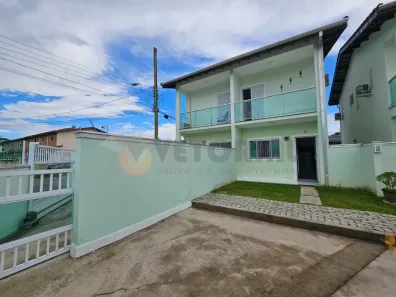 Casa de Condomínio com 2 Quartos para venda ou aluguel, 72m² no Jardim Porto Novo, Caraguatatuba