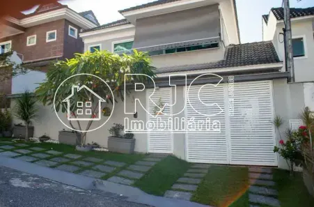 Casa de Condomínio com 3 Quartos à venda, 193m² no Pechincha, Rio de Janeiro