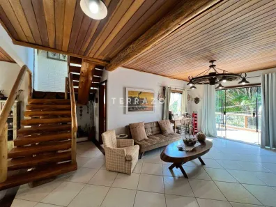 Casa de Condomínio com 3 Quartos para alugar, 204m² no Vargem Grande, Teresópolis