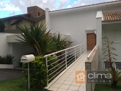 Sobrado com 3 Quartos à venda, 221m² no Nova Higienópolis, Jandira