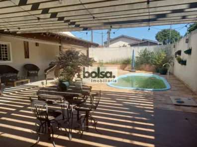 Sobrado com 5 Quartos à venda, 361m² no Jardim Solange, Bauru
