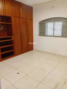 Prédio Comercial com 4 Quartos à venda, 155m² no Jardim Francano, Franca