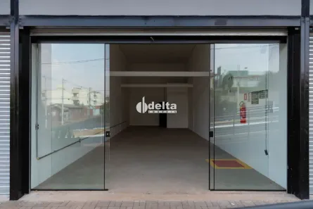 Ponto Comercial para alugar, 77m² no Vigilato Pereira, Uberlândia