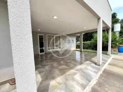 Casa de Condomínio com 3 Quartos à venda, 400m² no , Hidrolândia