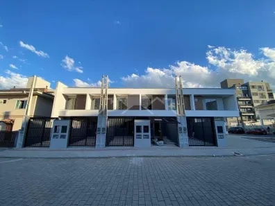 Sobrado com 2 Quartos à venda, 78m² no Costa e Silva, Joinville