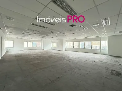 Sala Comercial para alugar, 242m² no Vila Nova Conceição, São Paulo
