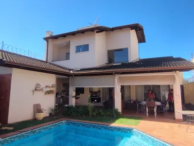 Casa com 3 Quartos à venda, 210m² no Goiânia 2, Goiânia