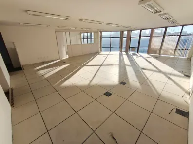 Sala Comercial para alugar, 170m² no Praia Campista, Macaé