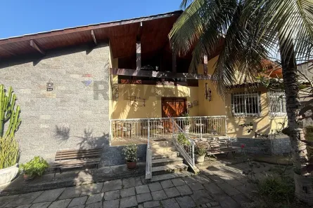 Casa com 6 Quartos à venda, 260m² no Itaipu, Niterói