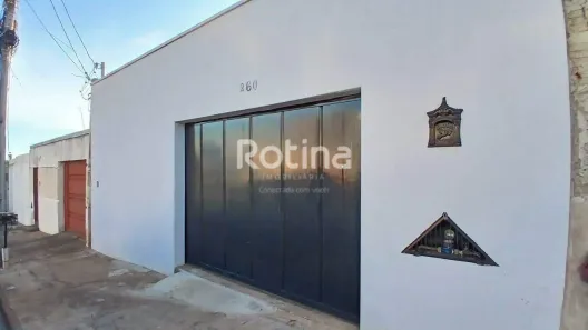 Casa com 2 Quartos para alugar, 70m² no Shopping Park, Uberlândia