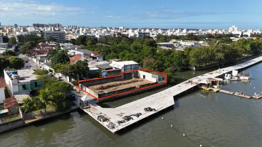 Lote/Terreno à venda, 717m² no Pontal de Camburi, Vitória