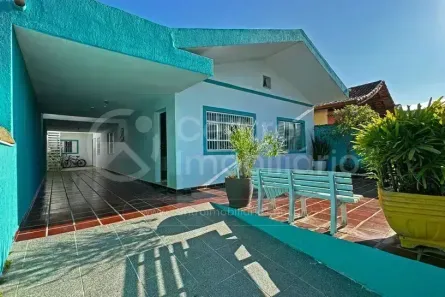 Casa com 3 Quartos à venda, 169m² no Jardim Tres Marias, Peruíbe
