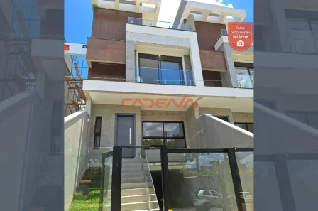 Sobrado com 3 Quartos à venda, 180m² no Água Verde, Curitiba