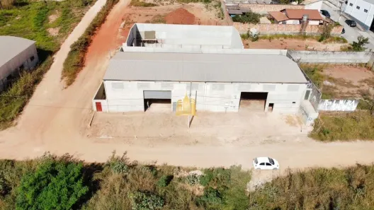 Galpão/Depósito/Armazém à venda, 720m² no Fernão Dias, Esmeraldas