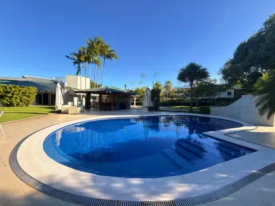 Casa de Condomínio com 5 Quartos à venda, 600m² no Portão, Lauro de Freitas