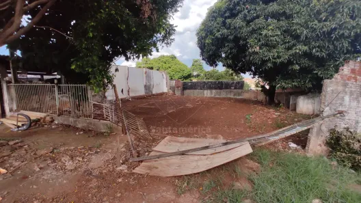 Lote/Terreno à venda, 332m² no Jardim Tókio, Londrina
