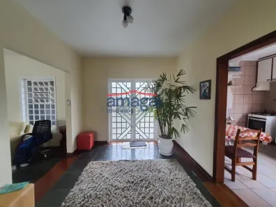 Sobrado com 3 Quartos à venda, 236m² no Jardim Siesta, Jacareí