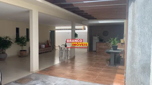 Casa com 3 Quartos à venda, 250m² no Vila São José, Brasília