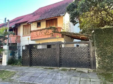 Casa com 3 Quartos à venda, 155m² no Guarujá, Porto Alegre