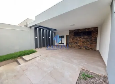 Casa com 3 Quartos à venda, 127m² no Parque das Bandeiras, Maringá