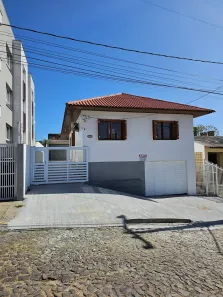 Casa com 4 Quartos para alugar, 180m² no Torres, Torres