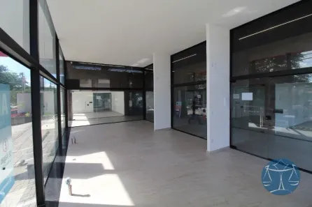 Ponto Comercial para alugar, 43m² no Candelária, Natal