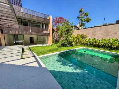 Sobrado com 4 Quartos à venda, 630m² no Vila Madalena, São Paulo