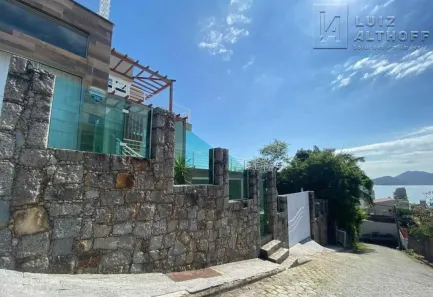 Casa com 3 Quartos à venda, 360m² no Agronômica, Florianópolis