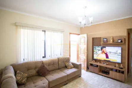 Casa com 3 Quartos para alugar, 200m² no Taboão, Diadema