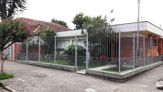 Casa com 3 Quartos à venda, 360m² no Vila Ipiranga, Porto Alegre
