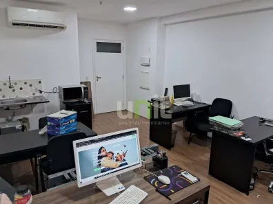 Sala Comercial à venda, 24m² no São Domingos, Niterói