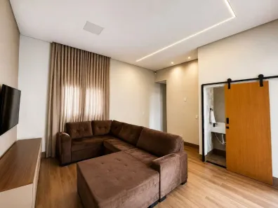 Casa de Condomínio com 3 Quartos à venda, 213m² no Condomínio Parque dos Cisnes, Goiânia