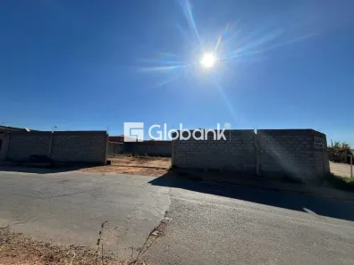 Lote/Terreno para alugar, 700m² no Santo Amaro, Montes Claros