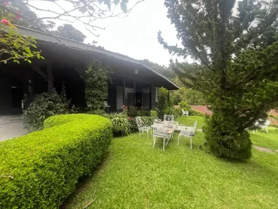 Casa com 10 Quartos à venda, 380m² no , Campos do Jordão