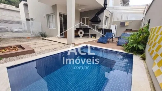 Casa com 3 Quartos à venda, 200m² no Camburi, São Sebastião