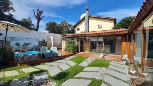Casa com 3 Quartos à venda, 280m² no Jurerê, Florianópolis