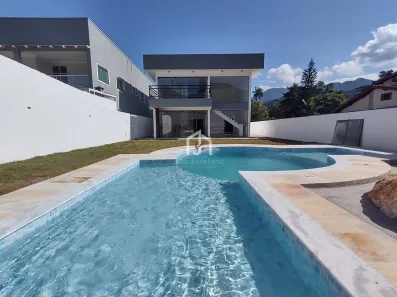 Casa de Condomínio com 4 Quartos à venda, 200m² no Horto Florestal, Ubatuba