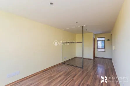 Sala Comercial para alugar, 32m² no Floresta, Porto Alegre
