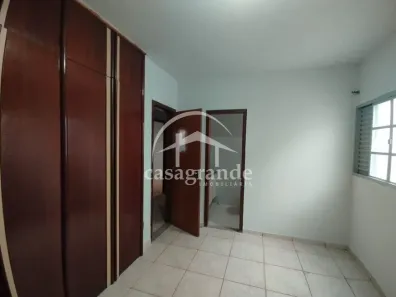 Casa com 3 Quartos para alugar, 140m² no Santa Mônica, Uberlândia