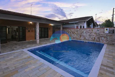 Casa com 3 Quartos à venda, 252m² no Parque Turistico, Peruíbe
