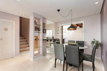 Sobrado com 3 Quartos à venda, 125m² no Novo Mundo, Curitiba