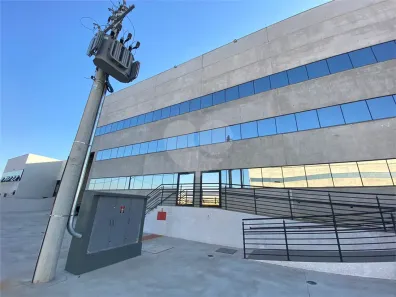 Galpão/Depósito/Armazém para alugar, 1277m² no Iporanga, Sorocaba