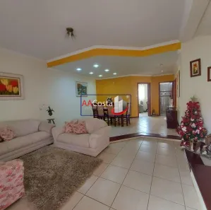 Casa com 4 Quartos à venda, 220m² no Jardim Califórnia, Franca