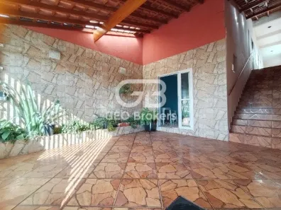 Sobrado com 4 Quartos à venda, 210m² no Jardim das Indústrias, Jacareí