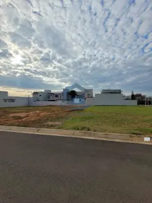 Lote/Terreno à venda, 382m² no Jardim Residencial Dona Lucilla, Indaiatuba
