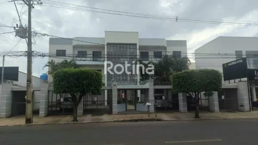 Apartamento com 3 Quartos para alugar, 101m² no Santa Mônica, Uberlândia